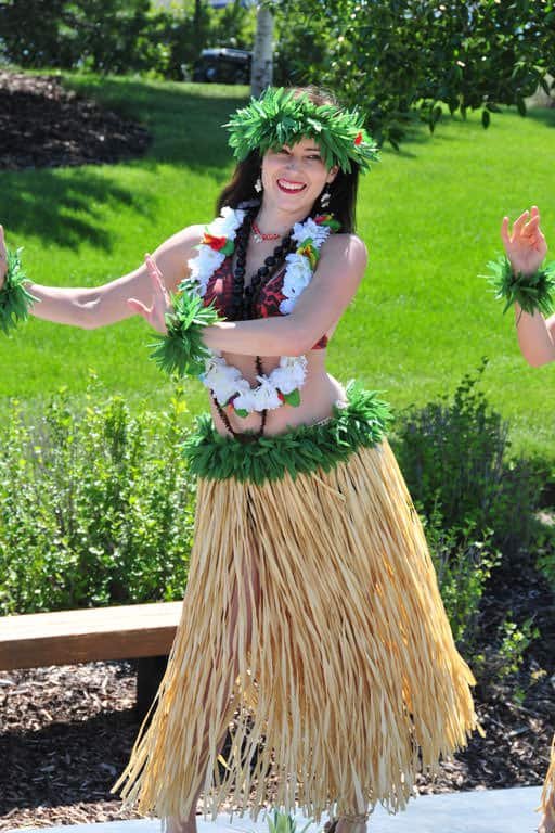 Calgarian Hawaiian Hula Dancer for beach parties